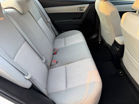 Used 2014 Toyota Corolla LE FWD image 29