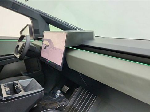 Used 2025 Tesla Cybertruck AWD Crew Cab image 18