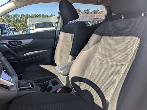 Used 2021 Nissan Rogue Sport S image 14