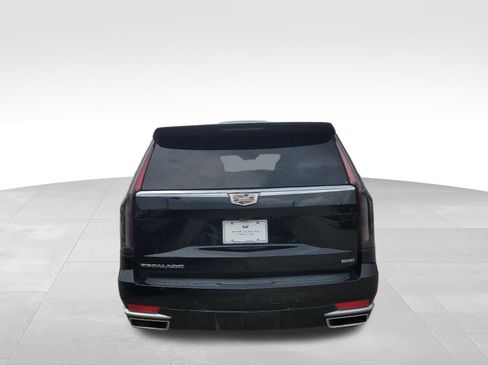 Used 2024 Cadillac Escalade Premium Luxury AWD/4WD image 5