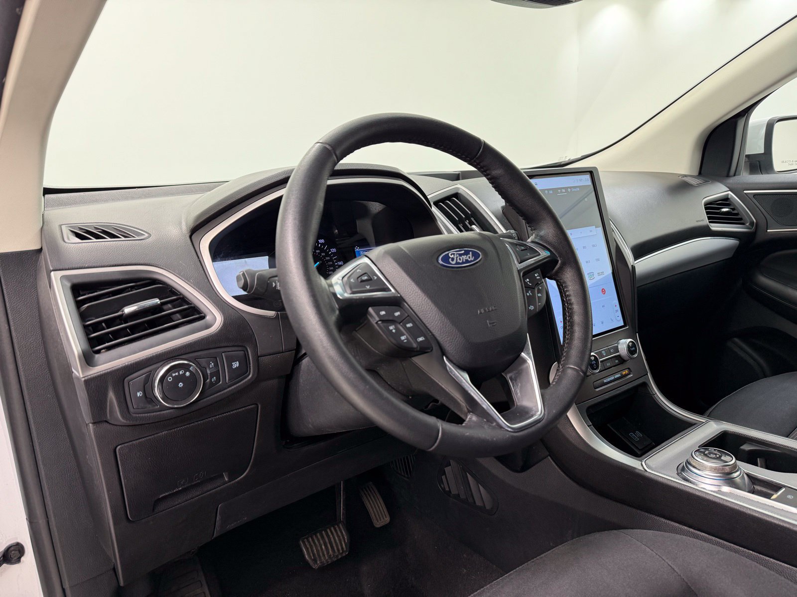 Used 2021 Ford Edge SEL FWD image 14