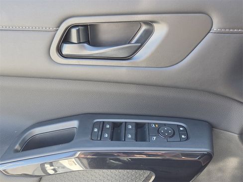 New 2026 Nissan Pathfinder SV image 28