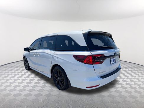 Used 2024 Honda Odyssey Sport image 11