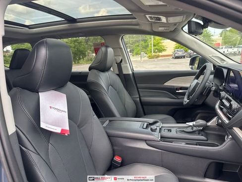 New 2026 Toyota Grand Highlander AWD image 12