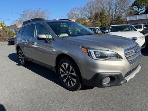Used 2016 Subaru Outback 2.5i Limited image 3