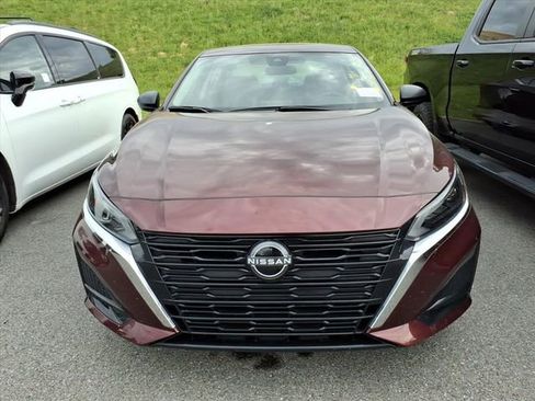 Used 2025 Nissan Altima 2.5 SV image 13