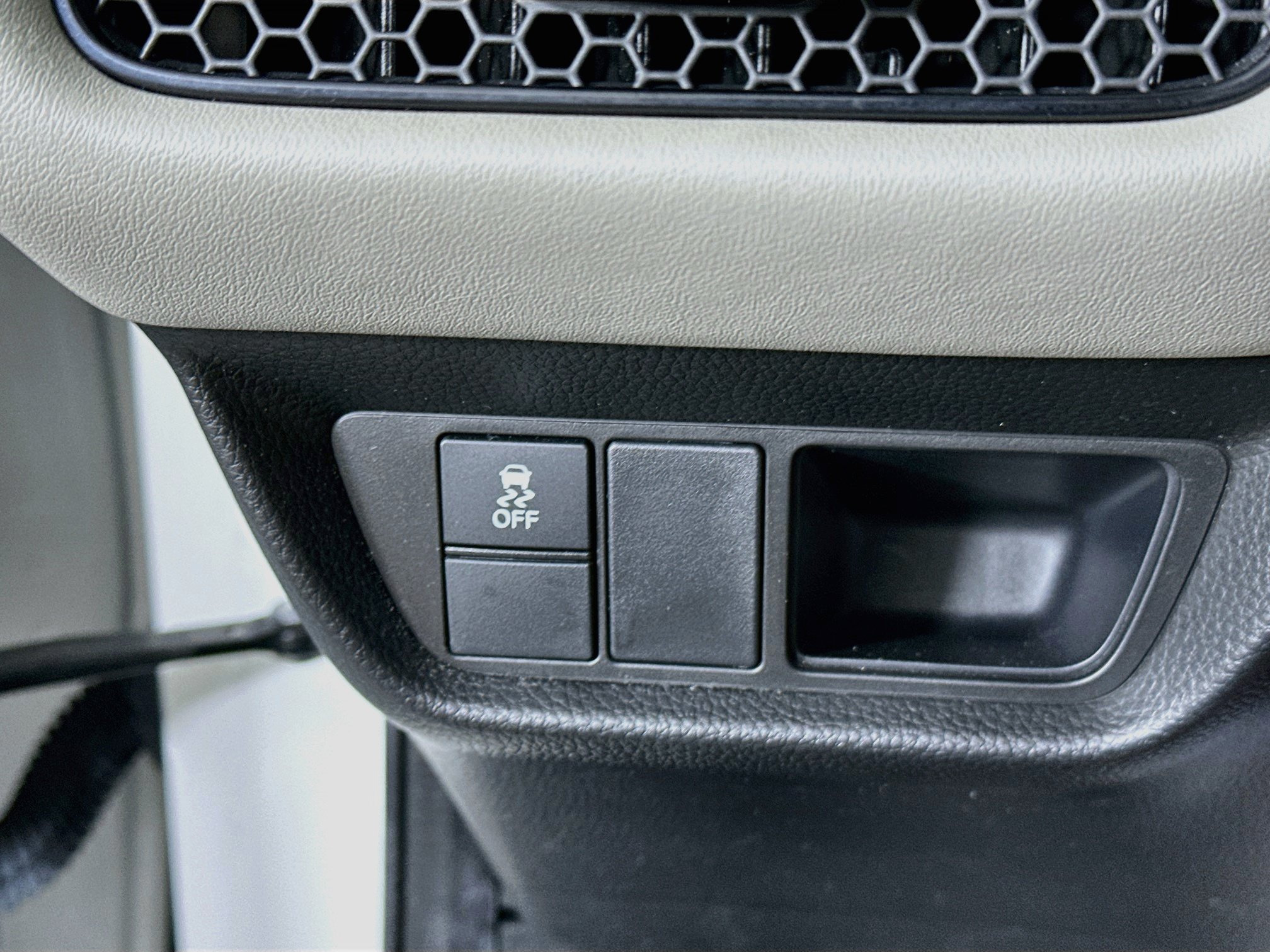 Used 2024 Honda HR-V LX image 17