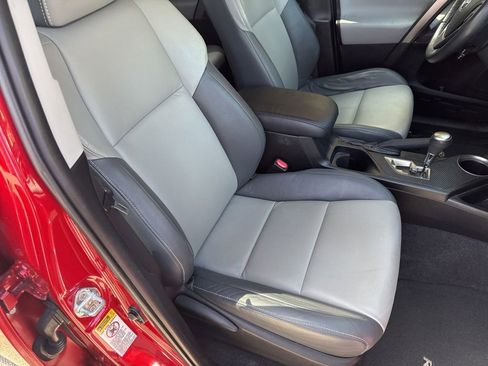 Used 2014 Toyota RAV4 Limited w/ Technology Package FWD image 16
