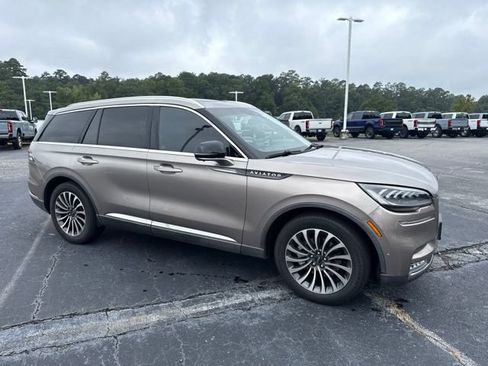 Used 2021 Lincoln Aviator Reserve w/ Equipment Group 201A RWD image 2