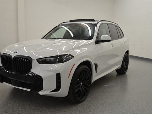 Used 2026 BMW X5 sDrive40i w/ M Sport Package RWD image 2