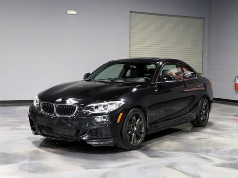 Used 2016 BMW M235i Coupe RWD image 3