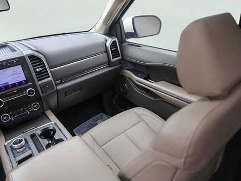 Used 2021 Ford Expedition XLT RWD image 30