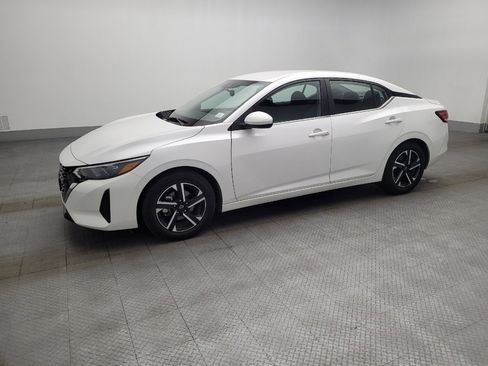 Used 2024 Nissan Sentra SV image 2