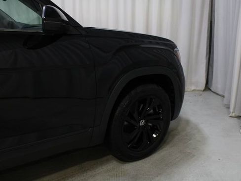 Used 2023 Volkswagen Atlas SE w/ Black Wheel Package image 27