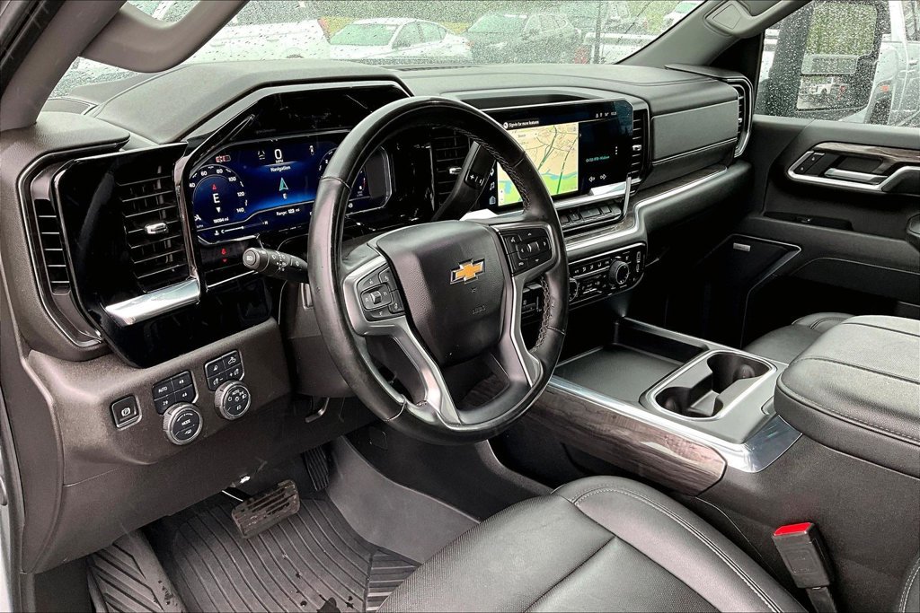 Used 2025 Chevrolet Silverado 2500 LTZ w/ LTZ Plus Package AWD/4WD image 20