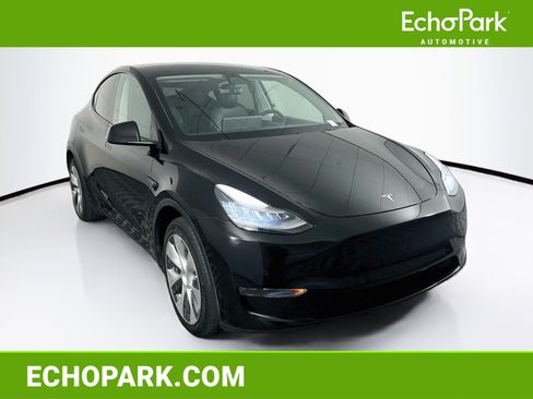 Used 2021 Tesla Model Y Long Range AWD/4WD image 1