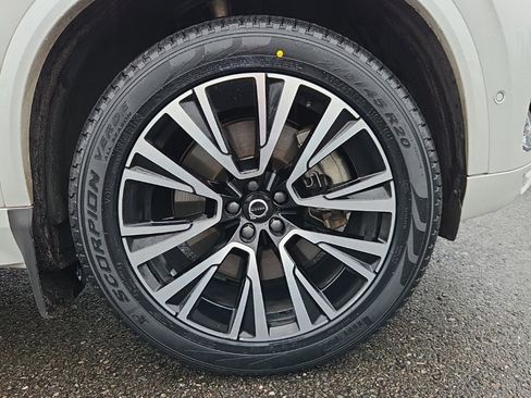 Used 2023 Volvo XC90 T8 Plus image 10