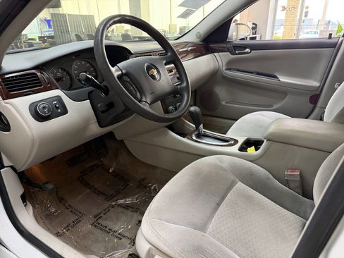 Used 2011 Chevrolet Impala LS FWD image 19