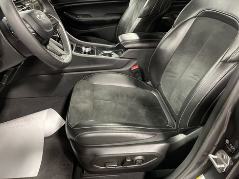 Used 2024 Jeep Grand Cherokee Altitude image 10