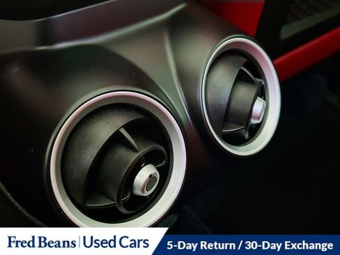 Used 2022 Alfa Romeo Stelvio Veloce image 28