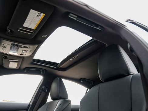 Used 2022 Lexus IS 350 F Sport image 9