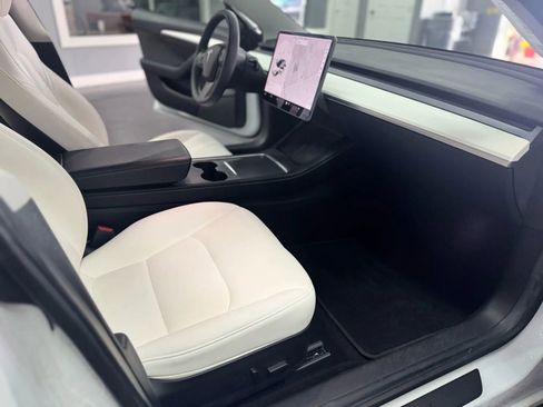 Used 2021 Tesla Model 3 Long Range image 16