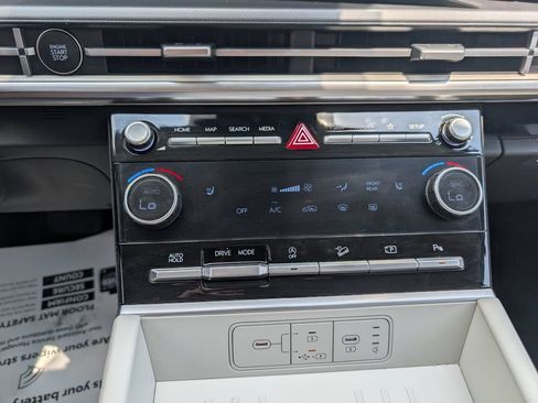 Used 2025 Hyundai Santa Fe SEL FWD image 15