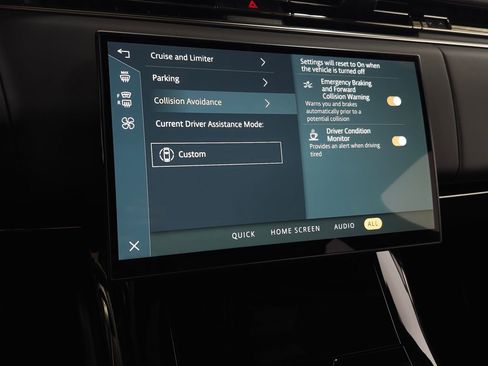 Used 2024 Land Rover Range Rover Sport SE image 31