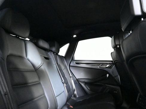 Used 2023 Porsche Macan AWD/4WD image 19