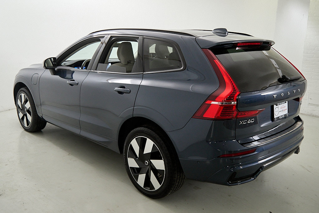 Certified 2025 Volvo XC60 T8 Plus w/ Protection Package Premier AWD/4WD image 9