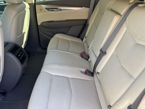 Used 2018 Cadillac XT5 Luxury w/ Driver Awareness Package image 9