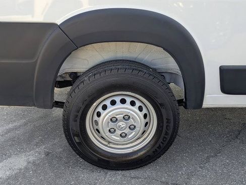 Used 2025 RAM ProMaster 2500 w/ Convenience Group FWD image 11
