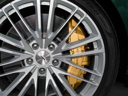 Used 2023 Aston Martin DBS Coupe image 19