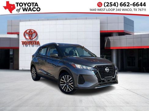 Used 2024 Nissan Kicks SV image 1