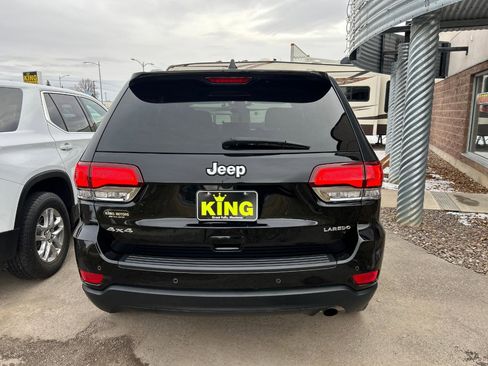 Used 2021 Jeep Grand Cherokee Laredo image 4