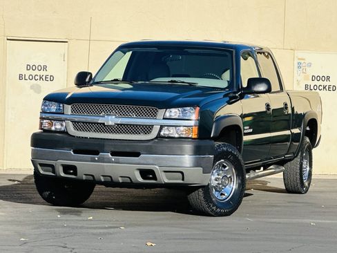 Used 2004 Chevrolet Silverado 2500 4x4 Crew Cab image 3