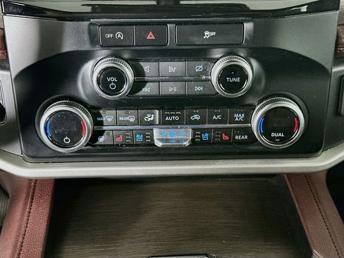 Used 2024 Ford Expedition Limited RWD image 23
