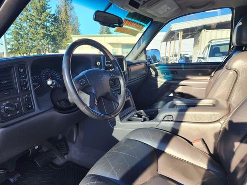 Used 2004 Chevrolet Avalanche Z71 w/ Sun And Sound Package image 13