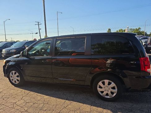 Used 2015 Dodge Grand Caravan SE w/ Quick Order Package 29E SE FWD image 4
