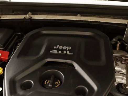 Used 2021 Jeep Wrangler Unlimited Rubicon w/ Cold Weather Group image 32