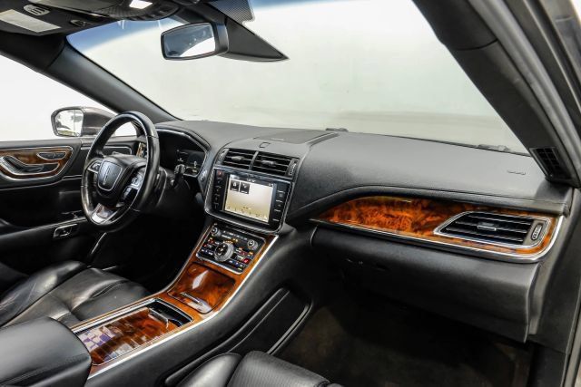 Used 2019 Lincoln Continental Select FWD image 19