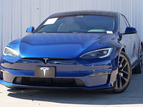 Used 2022 Tesla Model S Plaid image 3