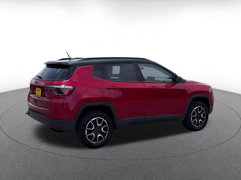 Used 2025 Jeep Compass Trailhawk AWD/4WD image 14