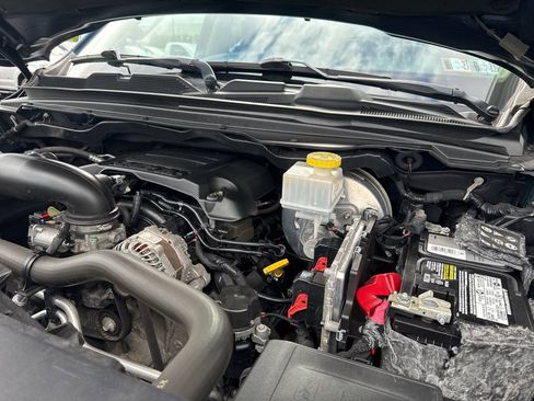 Used 2019 RAM 1500 Laramie AWD/4WD image 13