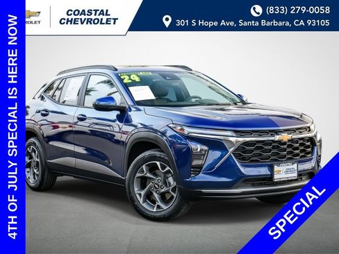 Used 2024 Chevrolet Trax LT w/ Driver Confidence Package FWD image 1