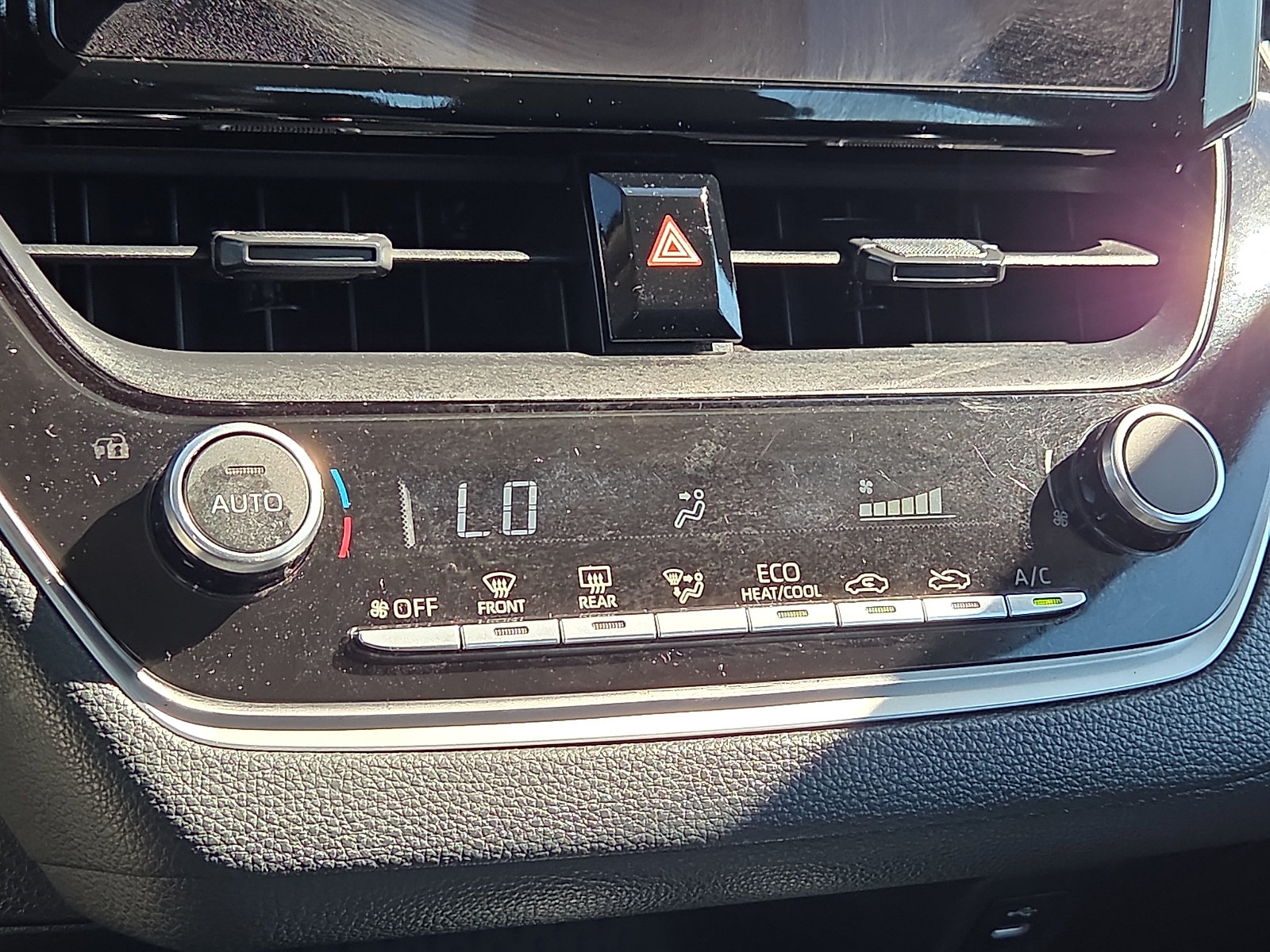 Used 2025 Toyota Corolla LE FWD image 19