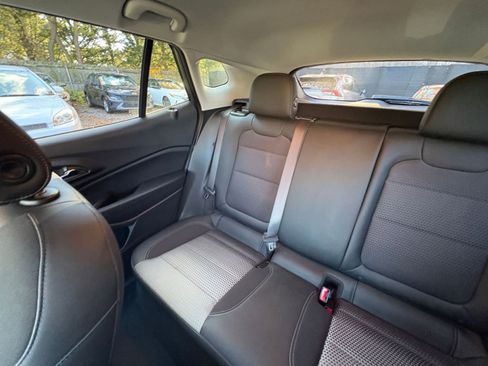 Used 2025 Chevrolet Trax LT image 35