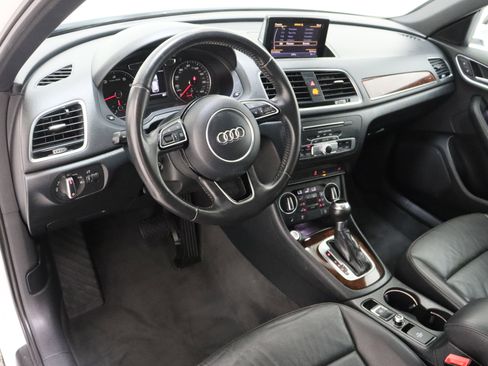 Used 2017 Audi Q3 2.0T Premium Plus w/ Premium Plus Package FWD image 13