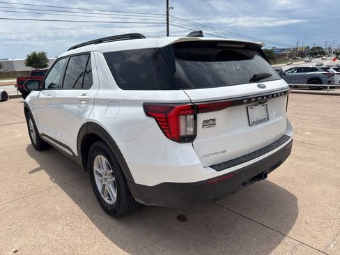 Used 2025 Ford Explorer Active RWD image 5