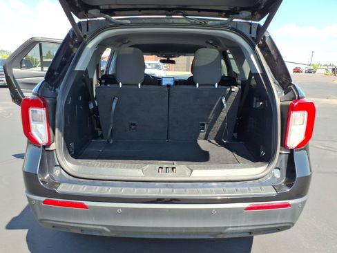Used 2022 Ford Explorer XLT AWD/4WD image 15